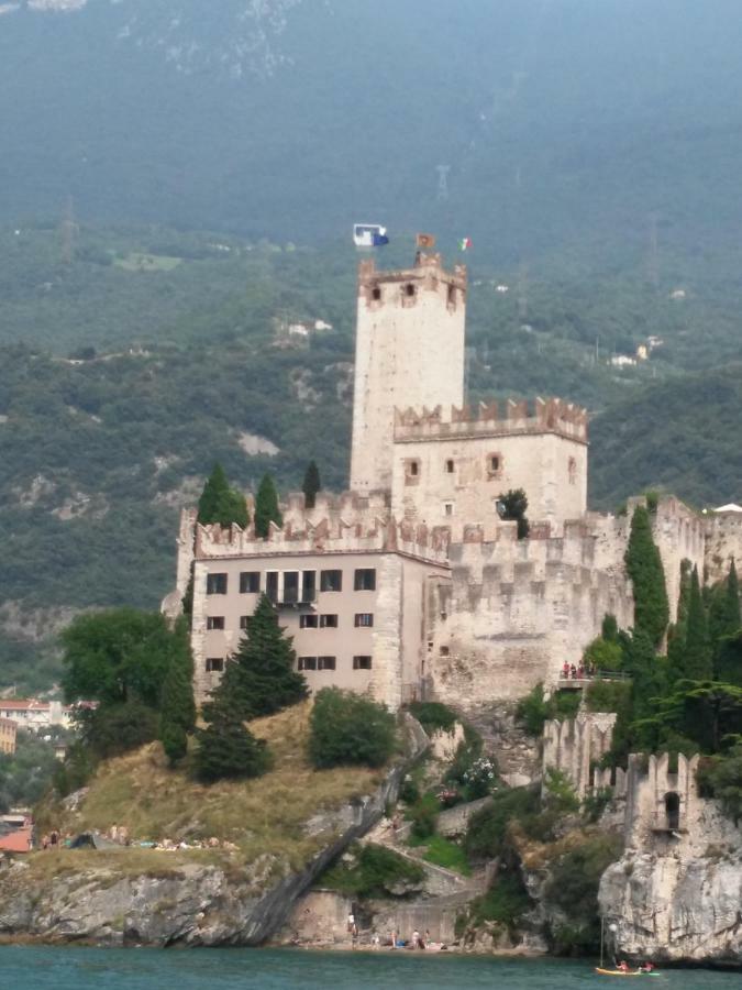 Camera Il Borgo Vicino Al Castello Con Parcheggio Malcesine Ngoại thất bức ảnh